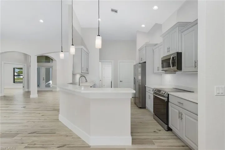 1909 Sw 27th Ter, Cape Coral Fl 33914