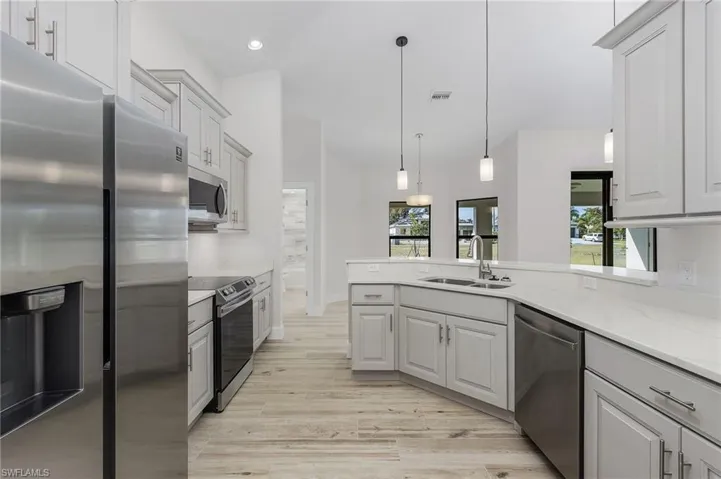 1909 Sw 27th Ter, Cape Coral Fl 33914