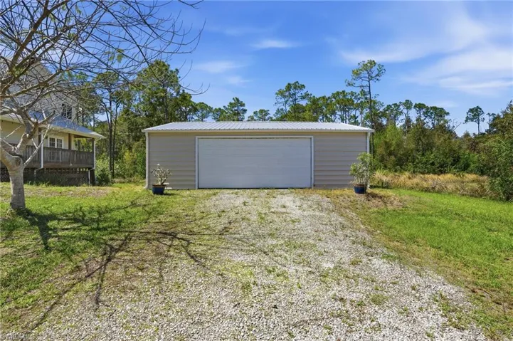Detached oversized 2 stall garage