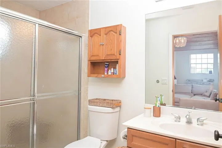 Upper level bath