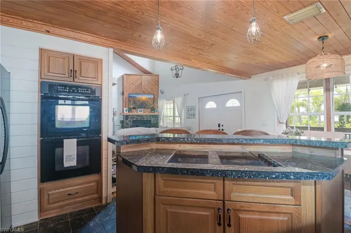 Wall oven and cooktop? What a dream!