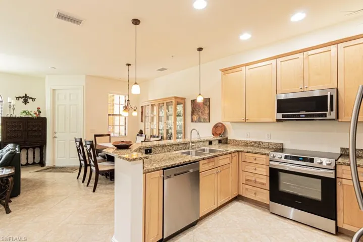9163 Delano St 10006, Naples, Florida 34113