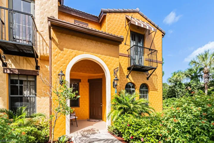 9163 Delano St 10006, Naples, Florida 34113