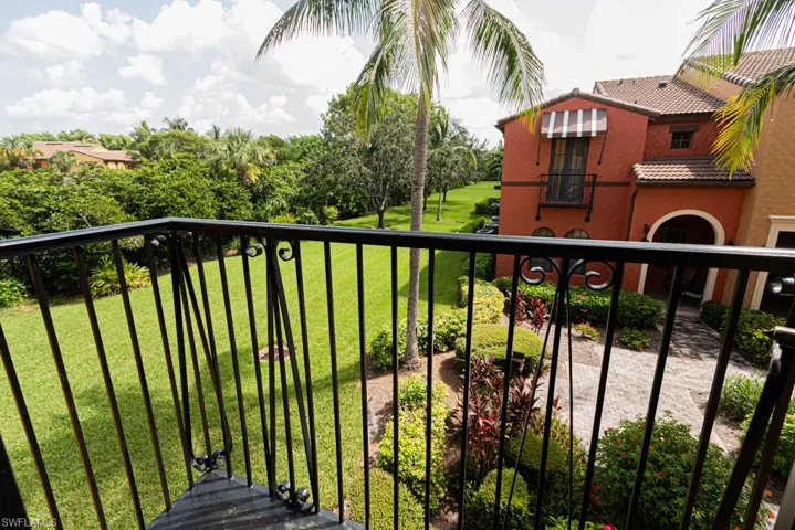 9163 Delano St 10006, Naples, Florida 34113