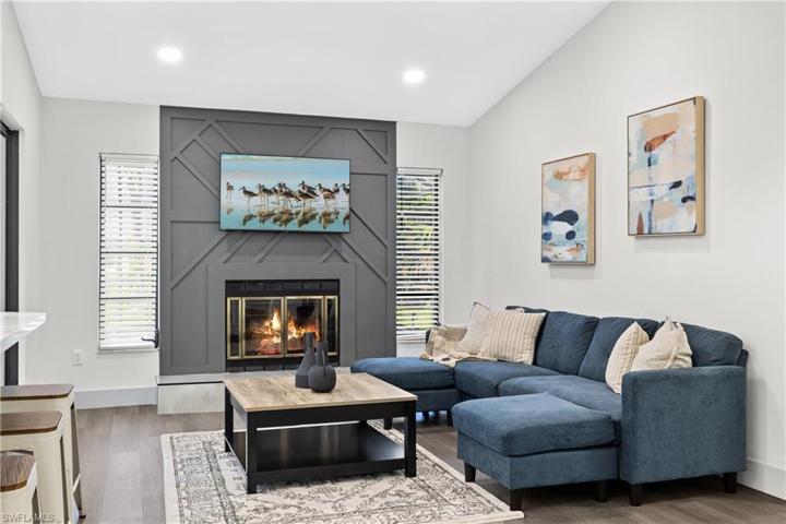 WORKING FIRE PLACE.