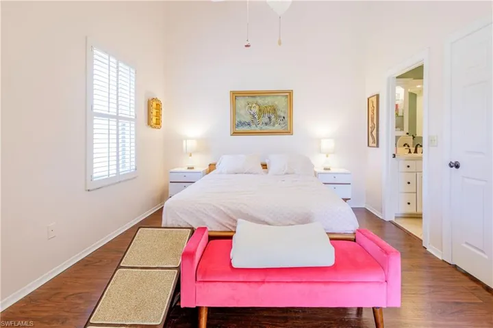 Primary en-suite bedroom. (Unfurnished)