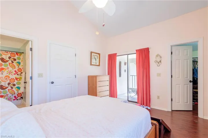 Primary en-suite bedroom. (Unfurnished)