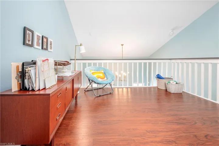 Laminate flooring. (Unfurnished)