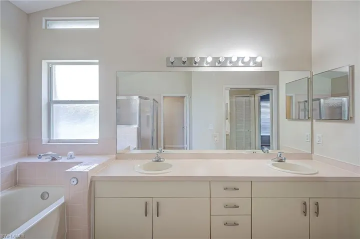 6630 Middlesex Pl, Naples, Florida 34104