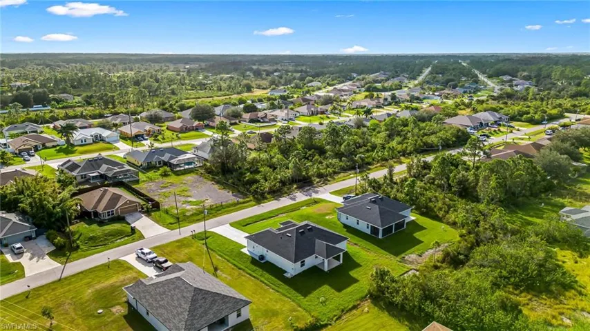 Birds eye view of property