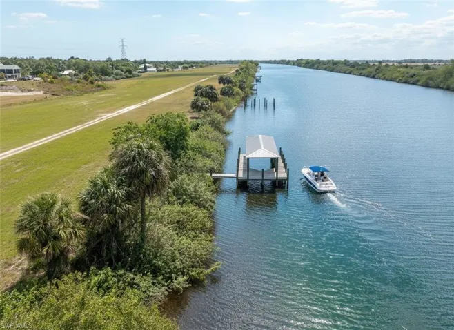1589 Frontier Cir, Labelle, Florida 33935