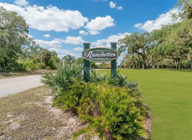 1589 Frontier Cir, Labelle, Florida 33935