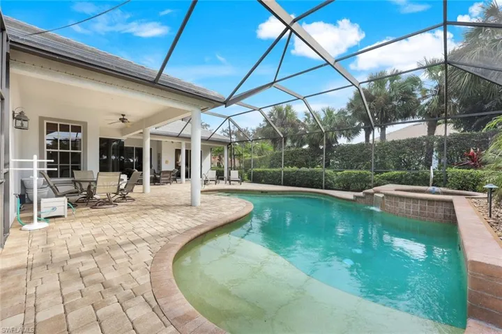 Pool/Sunshelf