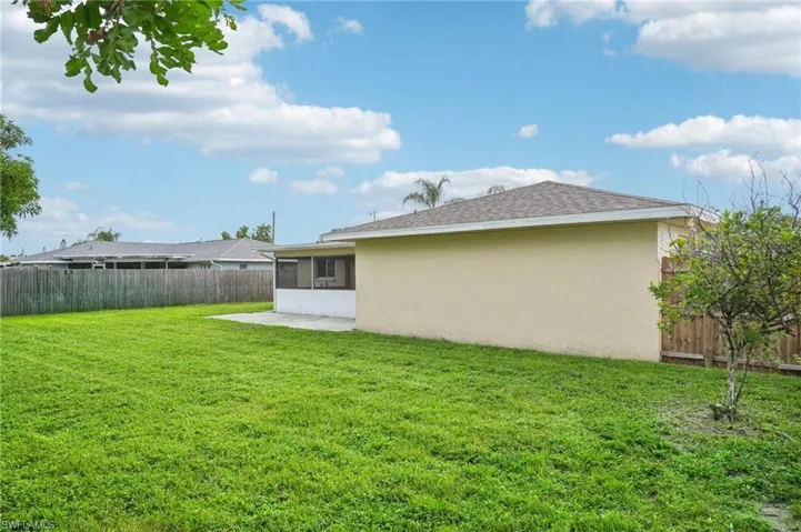 524 Se 17th Ave, Cape Coral Fl 33990