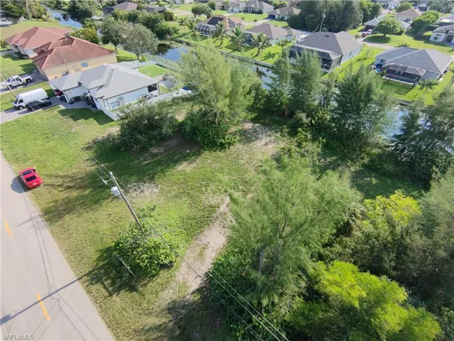 951 15th Pl, Cape Coral, Florida 33991