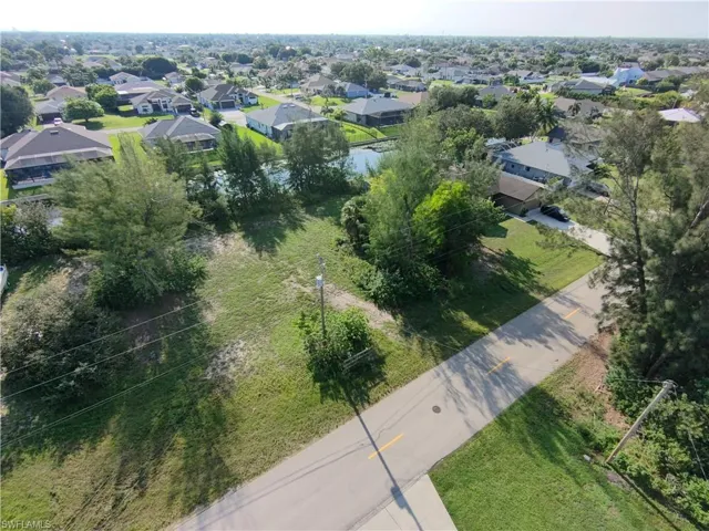 951 15th Pl, Cape Coral, Florida 33991