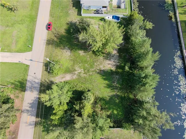 951 15th Pl, Cape Coral, Florida 33991