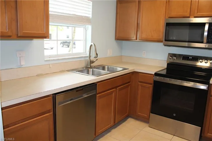 9076 Gervais Cir 403, Naples, Florida 34120