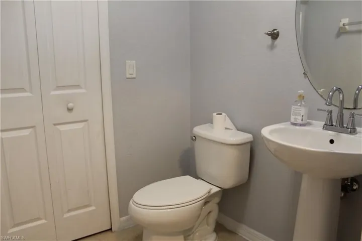 9076 Gervais Cir 403, Naples, Florida 34120