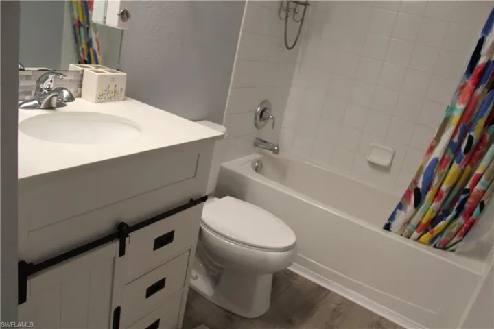 9076 Gervais Cir 403, Naples, Florida 34120