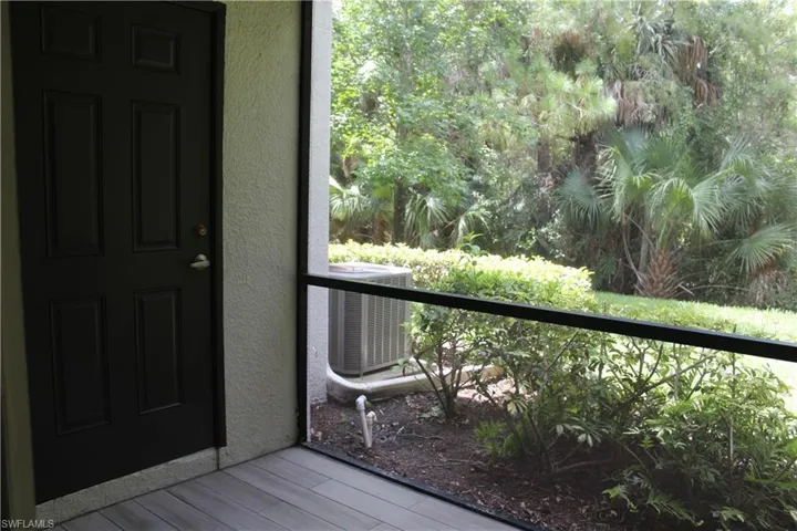9076 Gervais Cir 403, Naples, Florida 34120