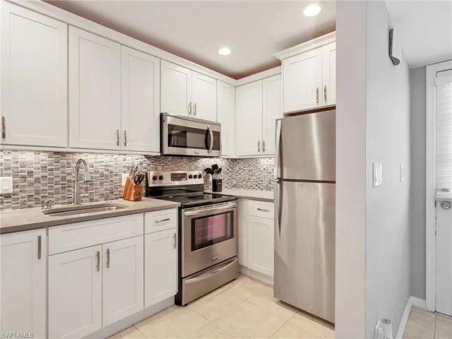 750 Mooring Line Dr 203, Naples, Florida 34102