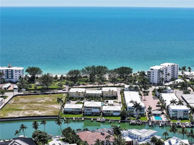 750 Mooring Line Dr 203, Naples, Florida 34102
