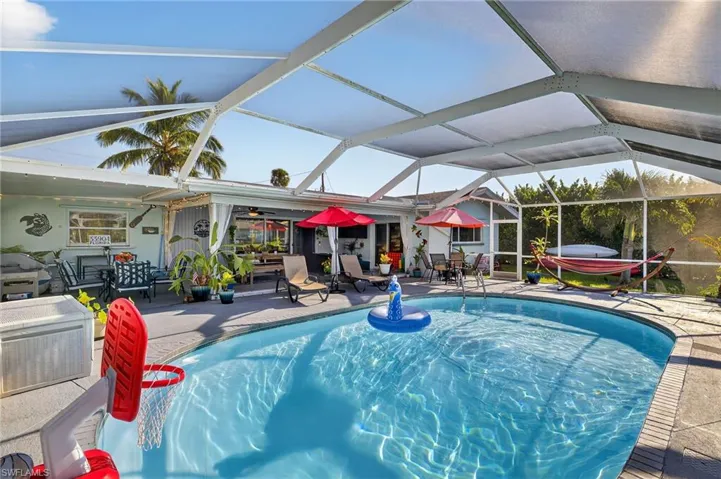 Palm trees & house