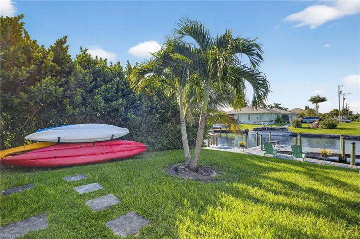 Walk way & 4 kayaks