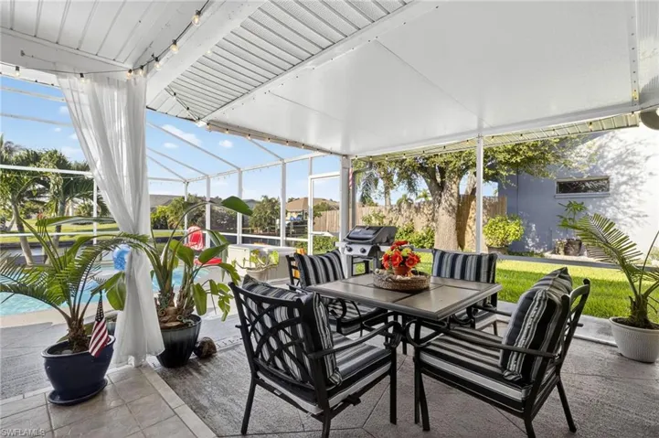 Patio plenty of natural light