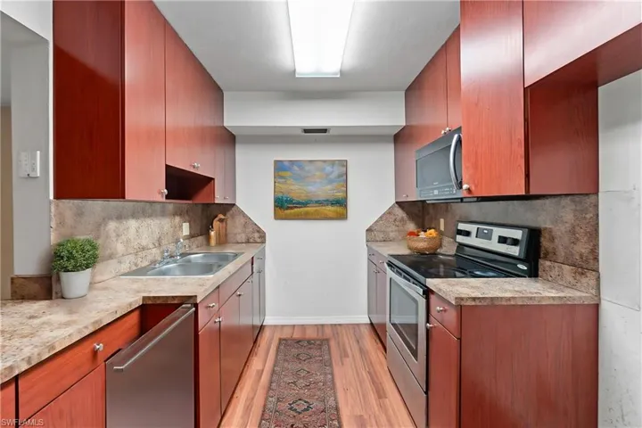 2828  Jackson  ST, Fort Myers, FL 33901