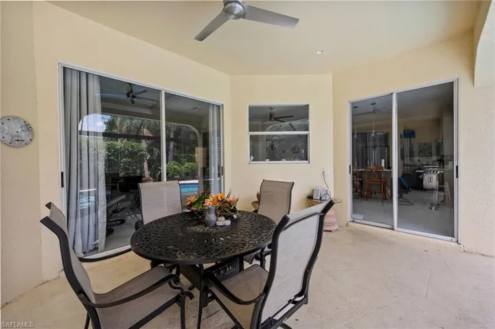 Sunroom / solarium with ceiling fan