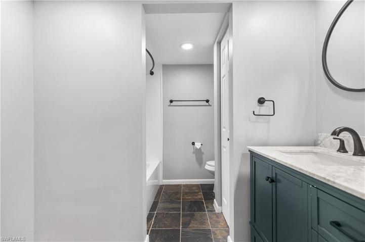 5219  Cedarbend  DR, Fort Myers, FL 33919