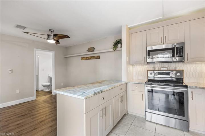5219  Cedarbend  DR, Fort Myers, FL 33919