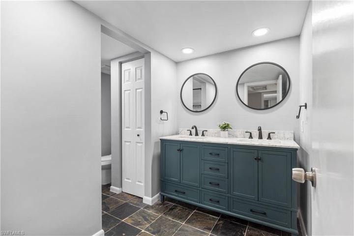 5219  Cedarbend  DR, Fort Myers, FL 33919