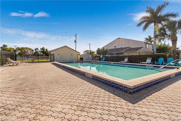 5219  Cedarbend  DR, Fort Myers, FL 33919