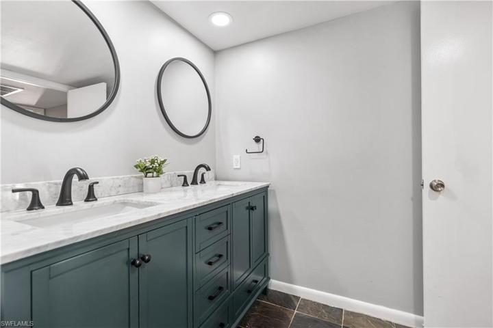 5219  Cedarbend  DR, Fort Myers, FL 33919