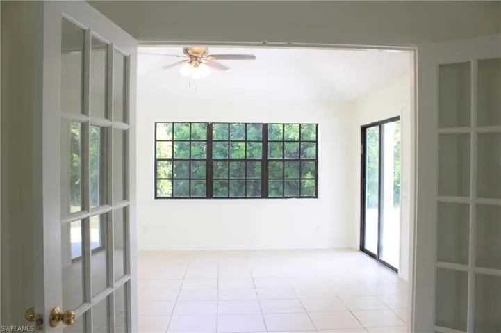 1905 6th St, Cape Coral, Florida 33909