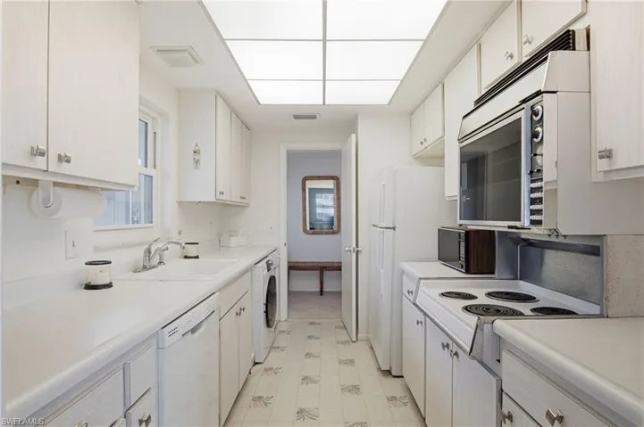3400 Gulf Shore Blvd N L8, Naples, Florida 34103