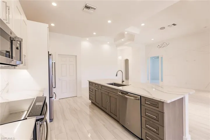15950  Delasol  LN, Naples, FL 34110
