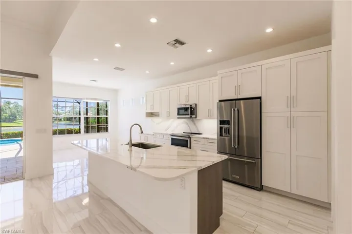 15950  Delasol  LN, Naples, FL 34110