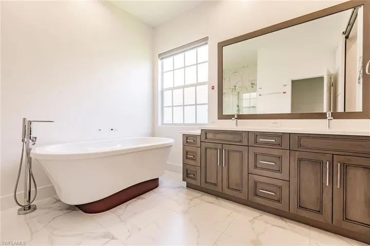 15950  Delasol  LN, Naples, FL 34110
