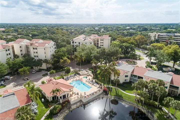 6500  Valen  WAY, Naples, FL 34108