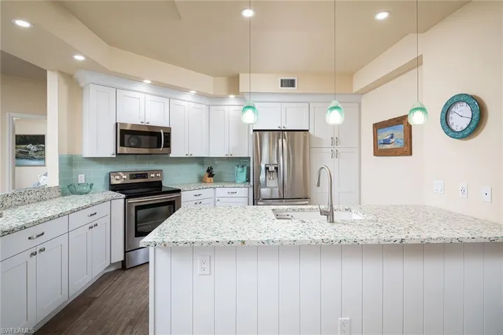 6500  Valen  WAY, Naples, FL 34108