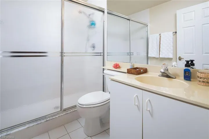 6500  Valen  WAY, Naples, FL 34108
