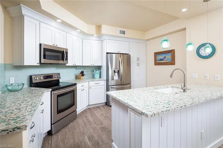6500  Valen  WAY, Naples, FL 34108