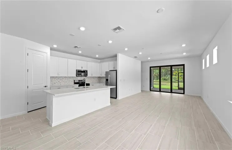 2127 Freemont Way, Naples, Florida 34120
