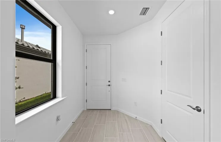 2127 Freemont Way, Naples, Florida 34120