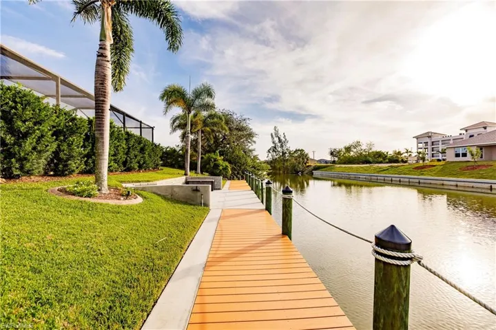 Canal View South, with Composite & Cement Dock!