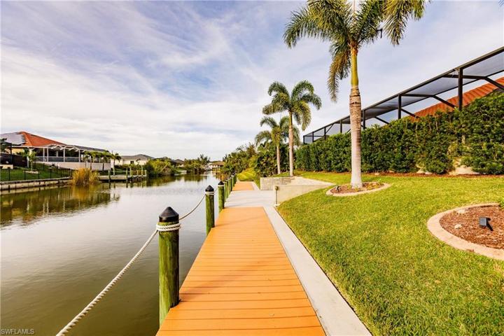 Canal View North, with Composite & Cement Dock!
